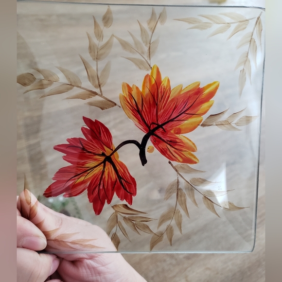 Plant Themed Decorative Glass Plates - Picture 4 of 5